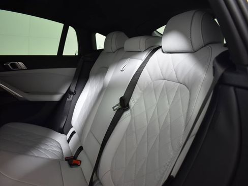 New 2026 BMW X6 xDrive40i w/ Climate Comfort Package image 4