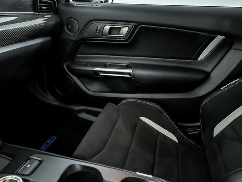 Used 2021 Ford Mustang Shelby GT500 w/ Carbon Fiber Track Pack RWD image 35