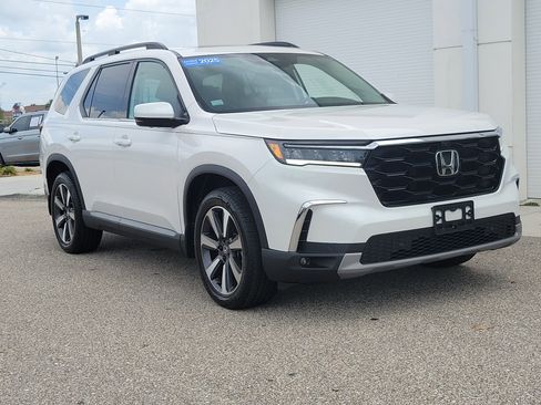 Certified 2025 Honda Pilot Elite image 34