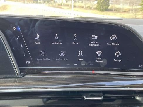 Used 2023 Cadillac Escalade Premium Luxury image 24