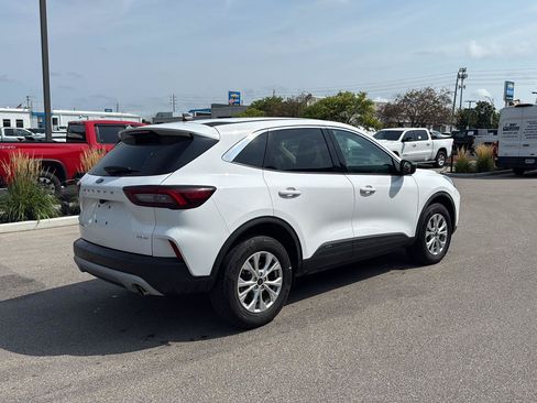 Used 2023 Ford Escape Active AWD/4WD image 3