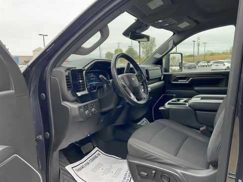 Used 2024 Chevrolet Silverado 2500 LT image 16