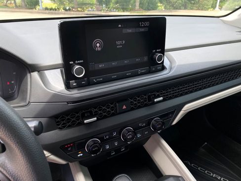 Used 2024 Honda Accord EX image 17