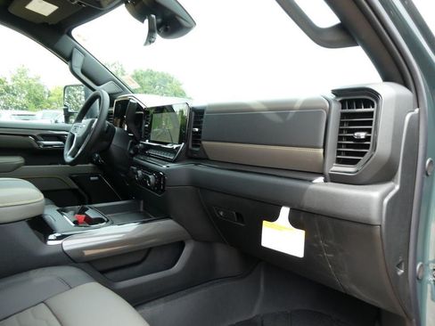 New 2026 Chevrolet Silverado 2500 ZR2 w/ LPO, Dark Essentials Package AWD/4WD image 13