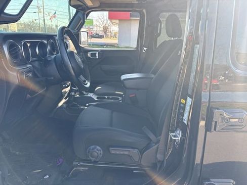 Used 2022 Jeep Gladiator Willys image 21