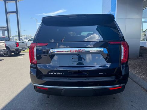 Used 2024 GMC Yukon SLT w/ SLT Premium Package AWD/4WD image 7
