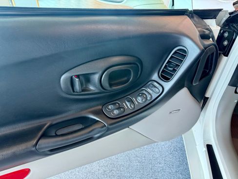 Used 2001 Chevrolet Corvette Convertible w/ Preferred Equipment Group2 image 29