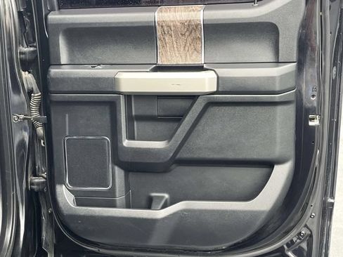 Used 2019 Ford F250 Lariat w/ Lariat Ultimate Package AWD/4WD image 19