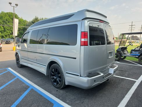 Used 2021 Chevrolet Express 2500 LS w/ Enhanced Convenience Package RWD image 10
