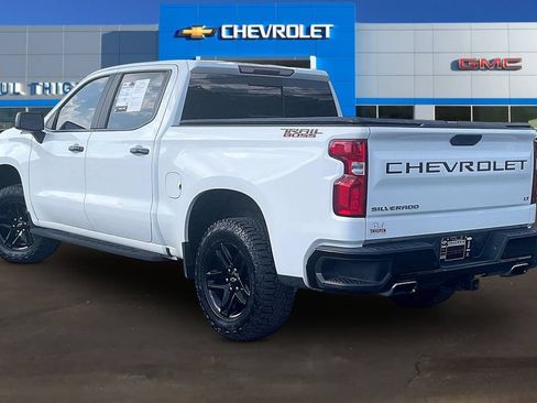 Used 2021 Chevrolet Silverado 1500 LT Trail Boss w/ Convenience Package II AWD/4WD image 4