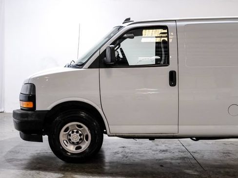 Used 2020 Chevrolet Express 2500 RWD image 20