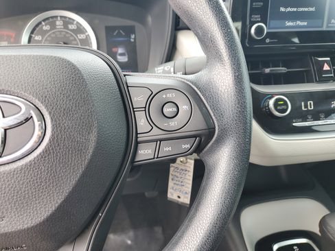 Used 2022 Toyota Corolla LE image 19
