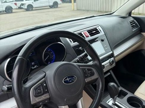 Used 2015 Subaru Outback 2.5i Premium AWD/4WD image 9