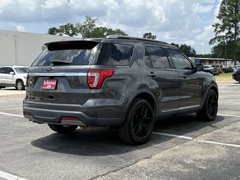 Used 2019 Ford Explorer XLT w/ Equipment Group 202A FWD image 5
