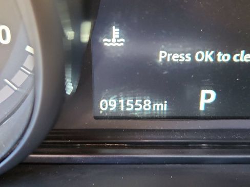 Used 2017 Land Rover Discovery HSE AWD/4WD image 21
