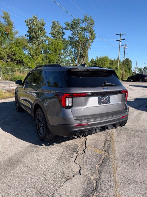 Used 2025 Ford Explorer ST w/ Sun And Sound Package AWD/4WD image 6