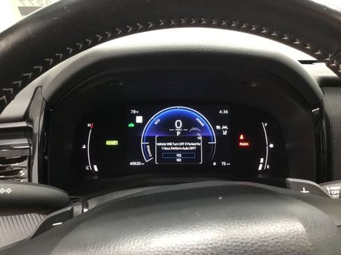 Used 2025 Toyota Camry SE FWD image 12