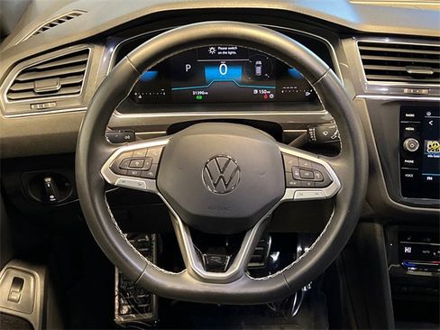 Certified 2023 Volkswagen Tiguan SE R-Line image 17
