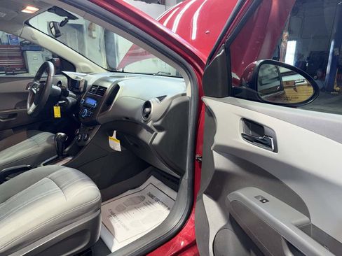 Used 2014 Chevrolet Sonic LT image 26