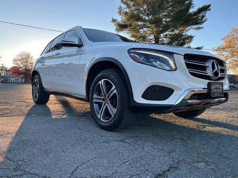 Used 2019 Mercedes-Benz GLC 300 4MATIC w/ Multimedia Package image 9