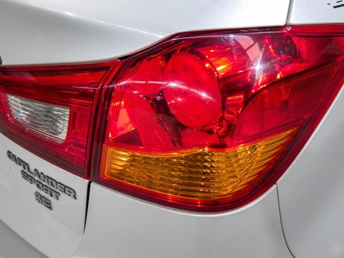 Used 2018 Mitsubishi Outlander Sport SE image 38