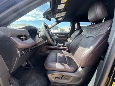 Used 2026 Ford Explorer Platinum w/ LUX Leather Package AWD/4WD image 2