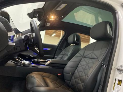 Used 2026 BMW 740i RWD image 28