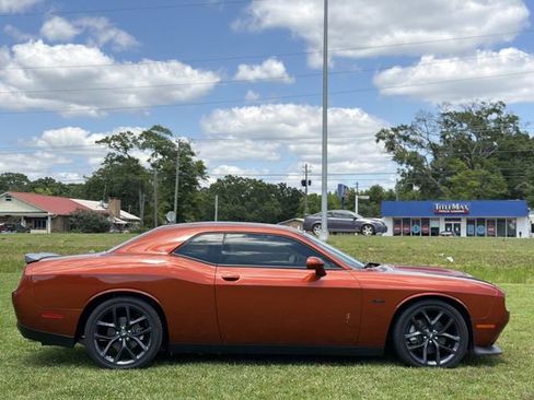 Used 2023 Dodge Challenger R/T w/ Blacktop Package RWD image 4