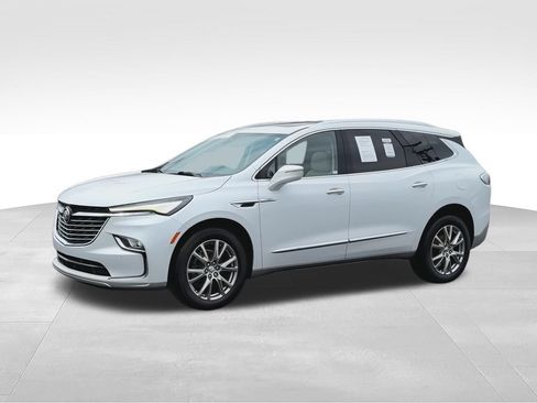 Used 2023 Buick Enclave Essence w/ Experience Buick Package AWD/4WD image 5