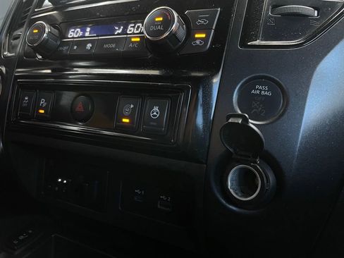 Used 2023 Nissan Titan PRO-4X w/ Pro-4x Convenience Package image 46