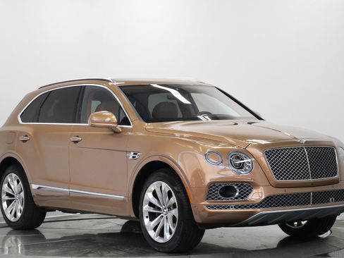 Used 2017 Bentley Bentayga AWD/4WD image 3