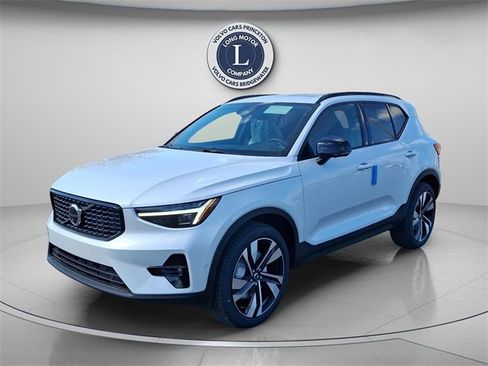 New 2025 Volvo XC40 B5 Plus w/ Protection Package Premier image 3