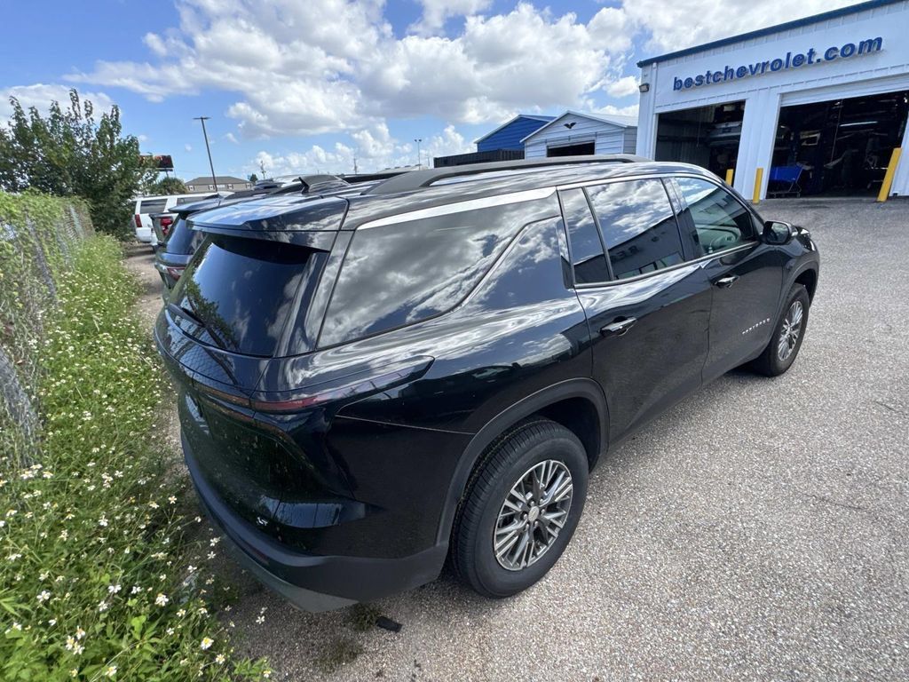 Used 2024 Chevrolet Traverse LT FWD image 15