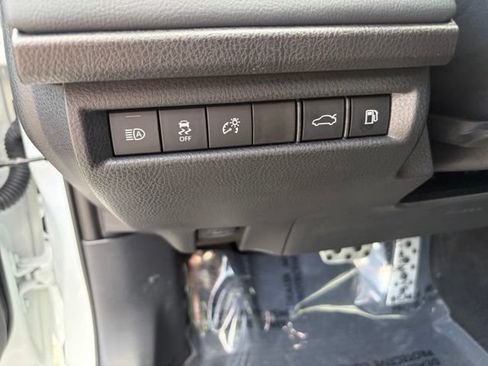 Used 2025 Toyota Camry XSE FWD image 18