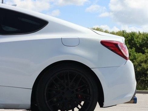 Used 2016 Hyundai Genesis Coupe 3.8 RWD image 4