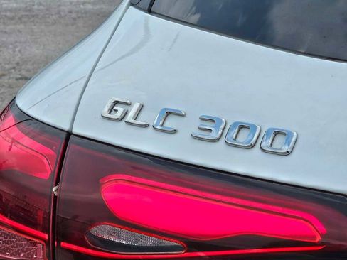Used 2024 Mercedes-Benz GLC 300 4MATIC image 14