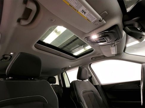 Used 2023 Jeep Grand Cherokee Laredo image 16