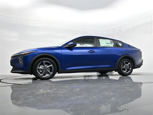 New 2025 Kia K4 LXS image 34
