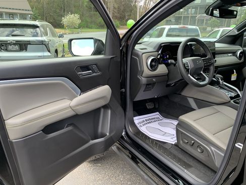 New 2026 Chevrolet Colorado ZR2 w/ Technology Package AWD/4WD image 8