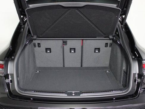 Certified 2026 Porsche Macan AWD/4WD image 13