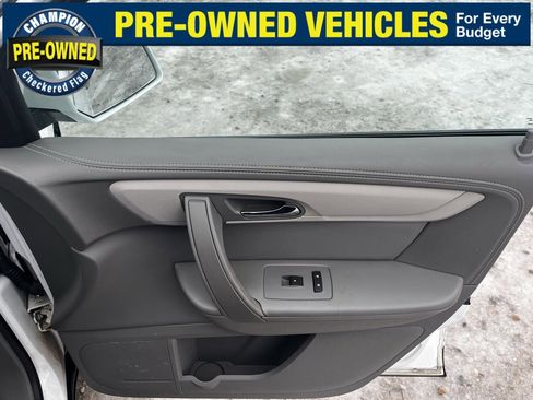 Used 2016 Chevrolet Traverse LT image 35