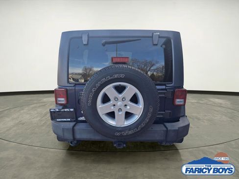 Used 2013 Jeep Wrangler Unlimited Sport image 3