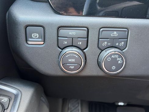 Used 2024 Chevrolet Silverado 1500 LT AWD/4WD image 16