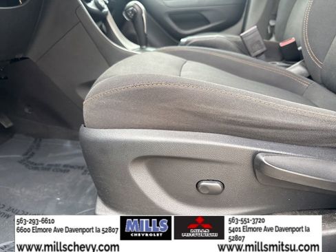 Used 2017 Chevrolet Trax LT FWD image 10