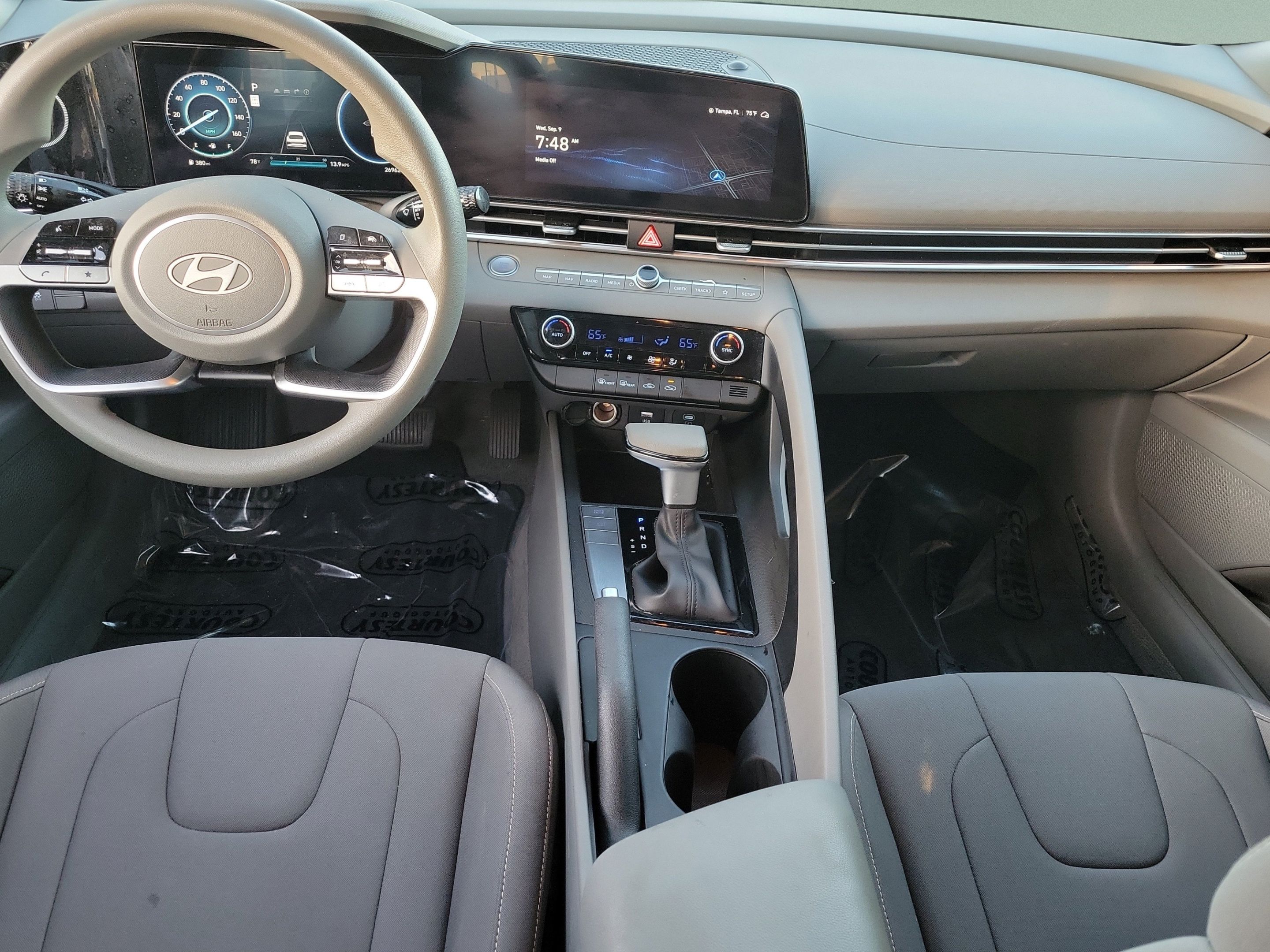 Used 2024 Hyundai Elantra SEL FWD image 10
