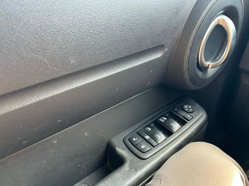 Used 2008 Dodge Nitro SXT w/ Sun & Wheels Group image 23