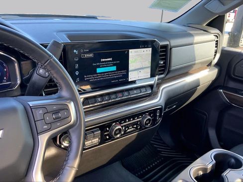 Used 2025 Chevrolet Silverado 2500 LT w/ Convenience Package RWD image 6