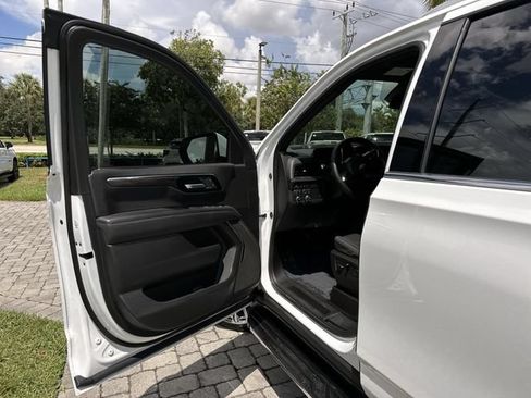 Used 2025 Chevrolet Tahoe LS AWD/4WD image 22
