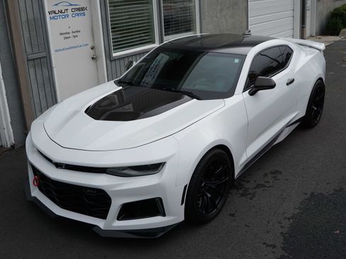 Used 2018 Chevrolet Camaro ZL1 image 6