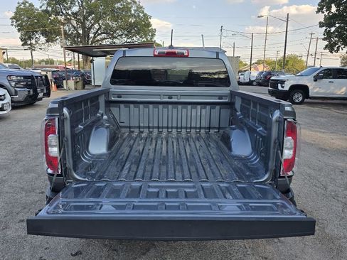 Used 2018 GMC Canyon SLE image 5